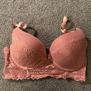 Lace Push-Up Bra in Pink.